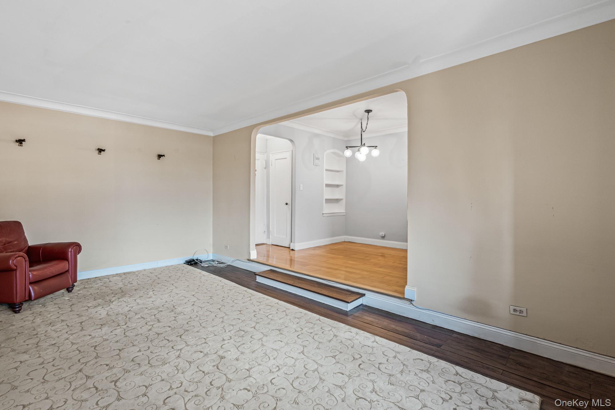 #9 photo, 76-36 113th Street, كوينز Forest Hills , NY 11375