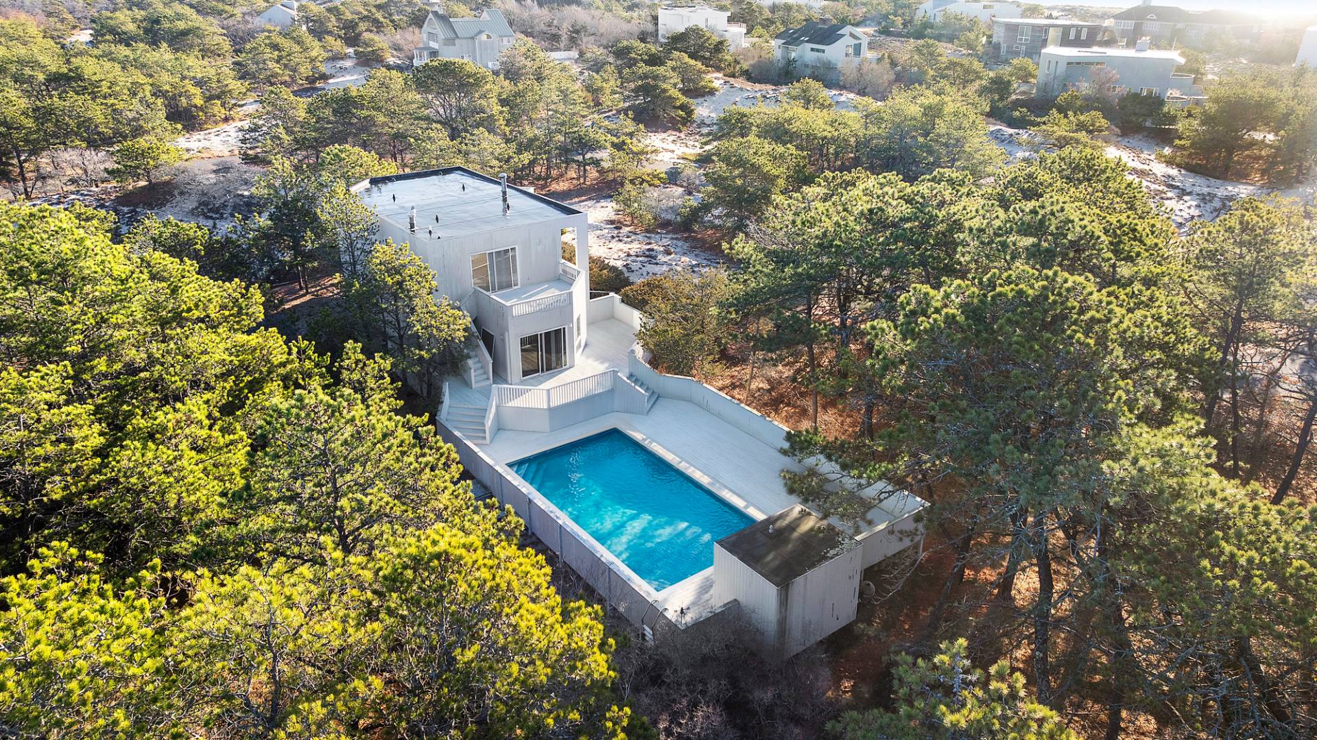 #4 photo, 54 Sand Castle Lane, Amagansett , NY 11930