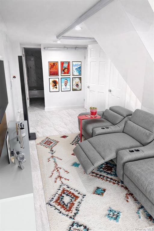 #9 photo, 153-02 Foch Blvd, जमैका Jamaica , NY 11434