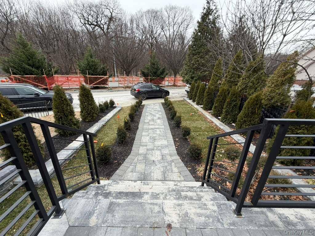 #13 photo, 108-39 Union Turnpike, 뉴욕퀸즈 Forest Hills , NY 11375