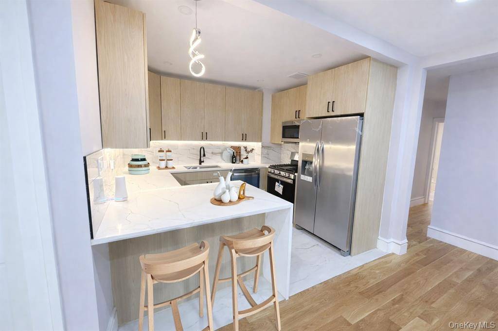 #2 photo, 108-39 Union Turnpike, 뉴욕퀸즈 Forest Hills , NY 11375