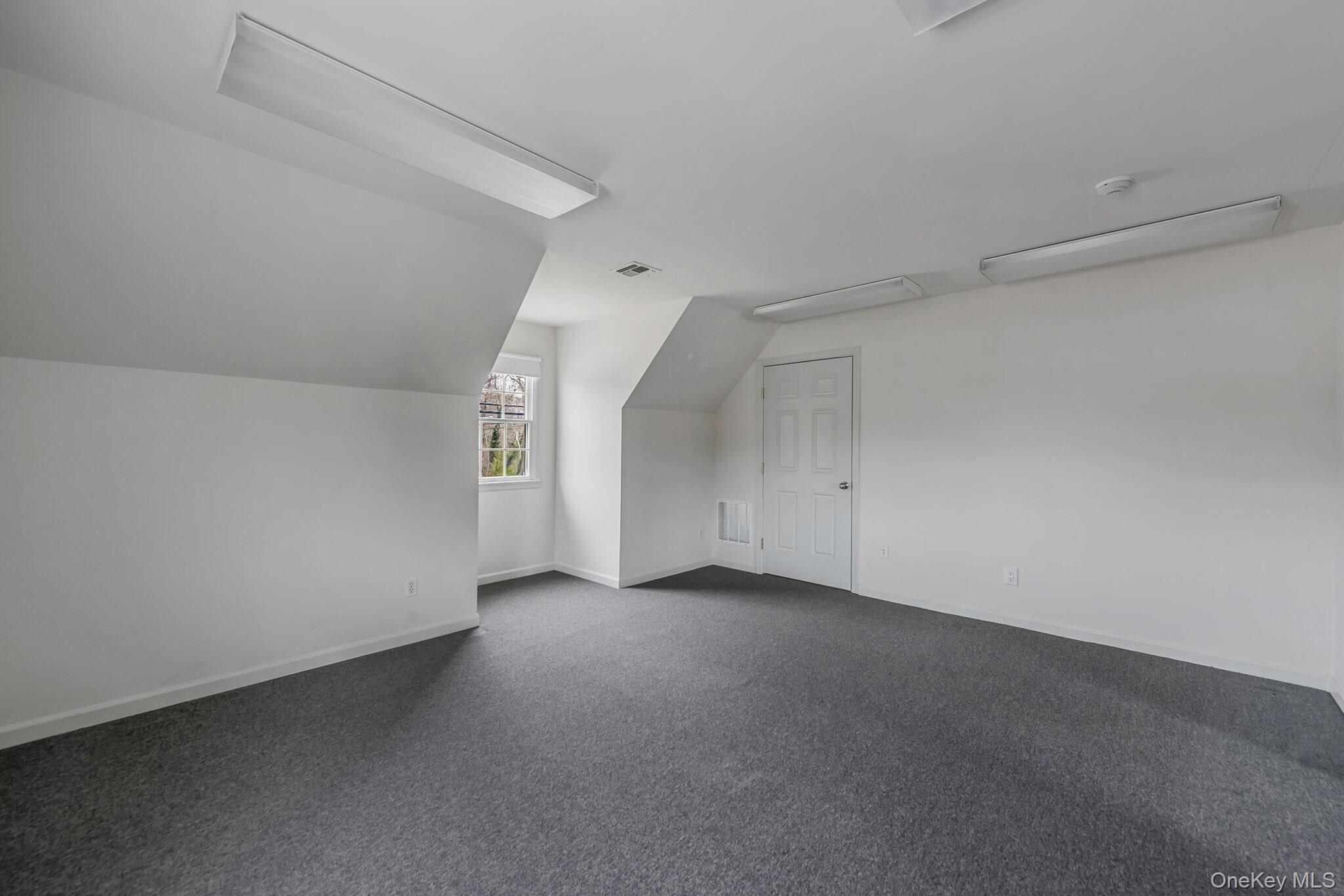 #6 photo, 1360 Montauk Highway, 东长岛 Mastic , NY 11950