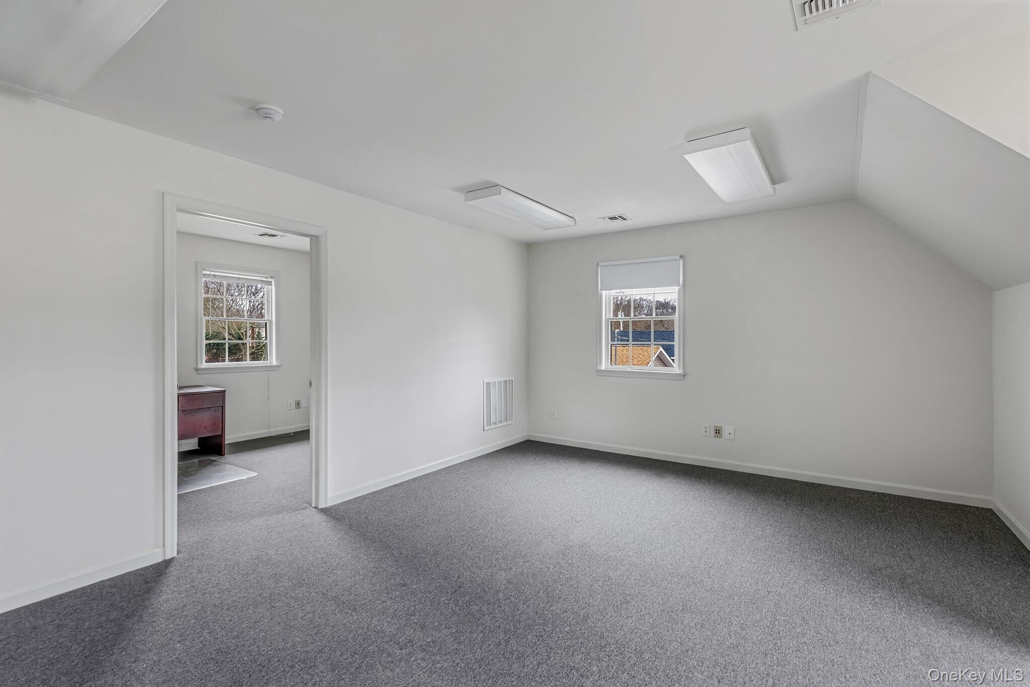 #7 photo, 1360 Montauk Highway, 东长岛 Mastic , NY 11950