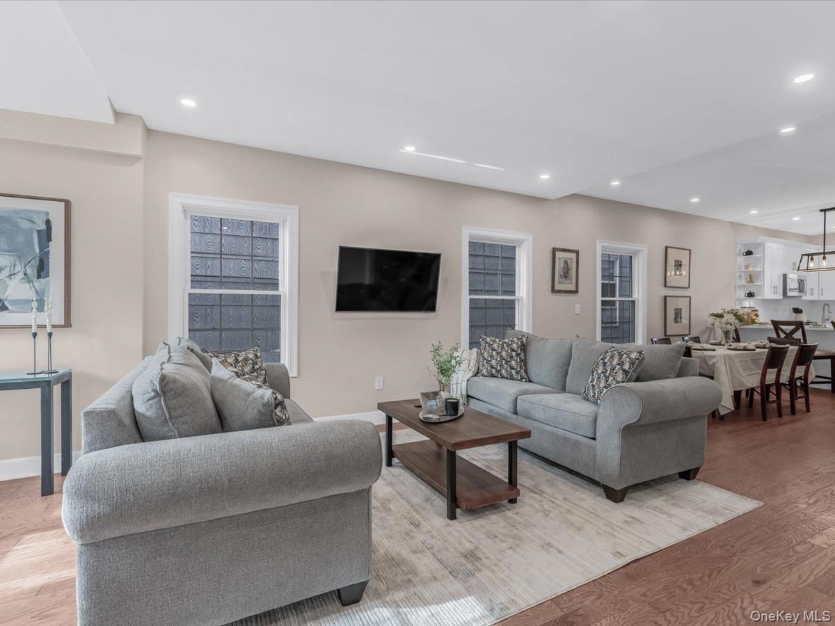 #3 photo, 8049 88th Avenue, कुईंस Woodhaven , NY 11421