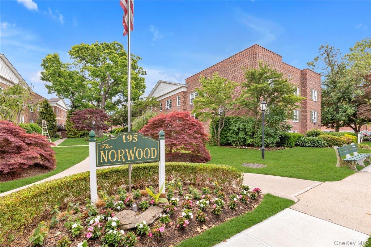 #13 photo, 195 N Village Avenue, Rockville Centre , NY 11570