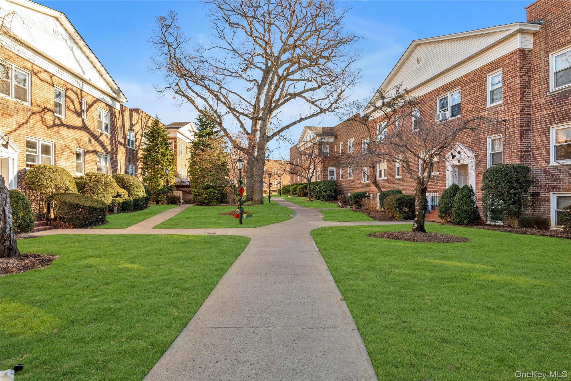 #14 photo, 195 N Village Avenue, Rockville Centre , NY 11570