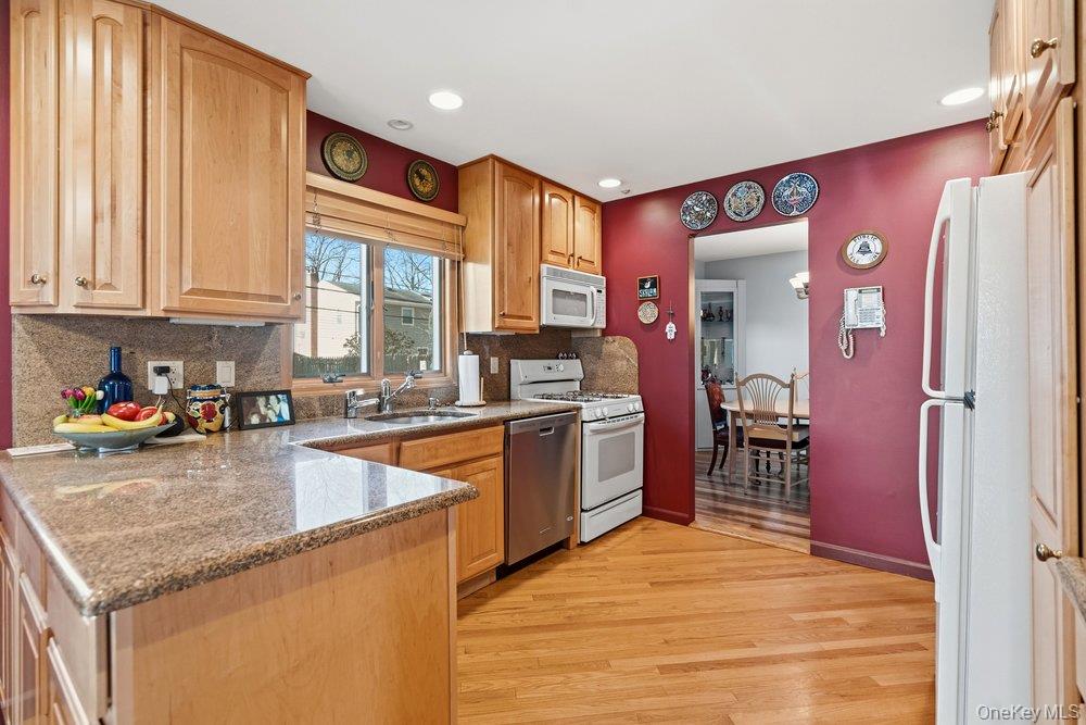 #16 photo, 29 Munson Court, מחוז סאפוק Melville , NY 11747