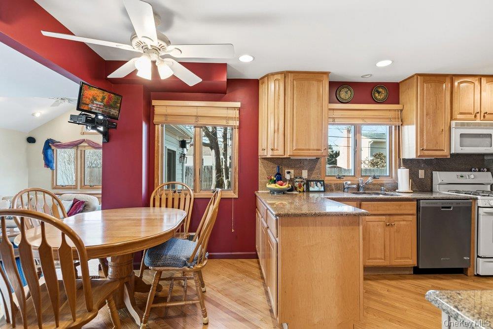 #19 photo, 29 Munson Court, מחוז סאפוק Melville , NY 11747