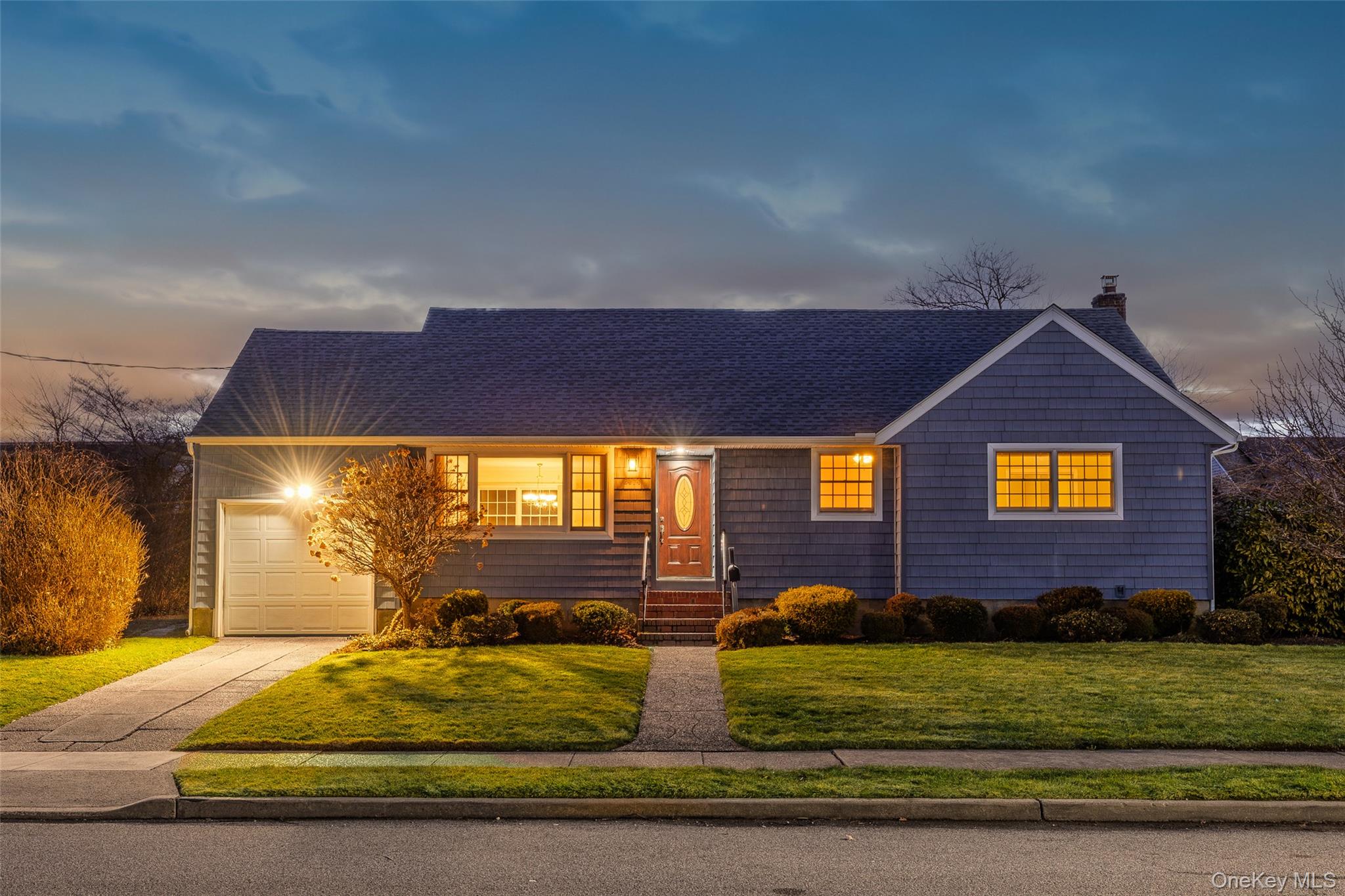 #1 photo, 2474 Margaret Street, नासाउ काउंटी Bellmore , NY 11710