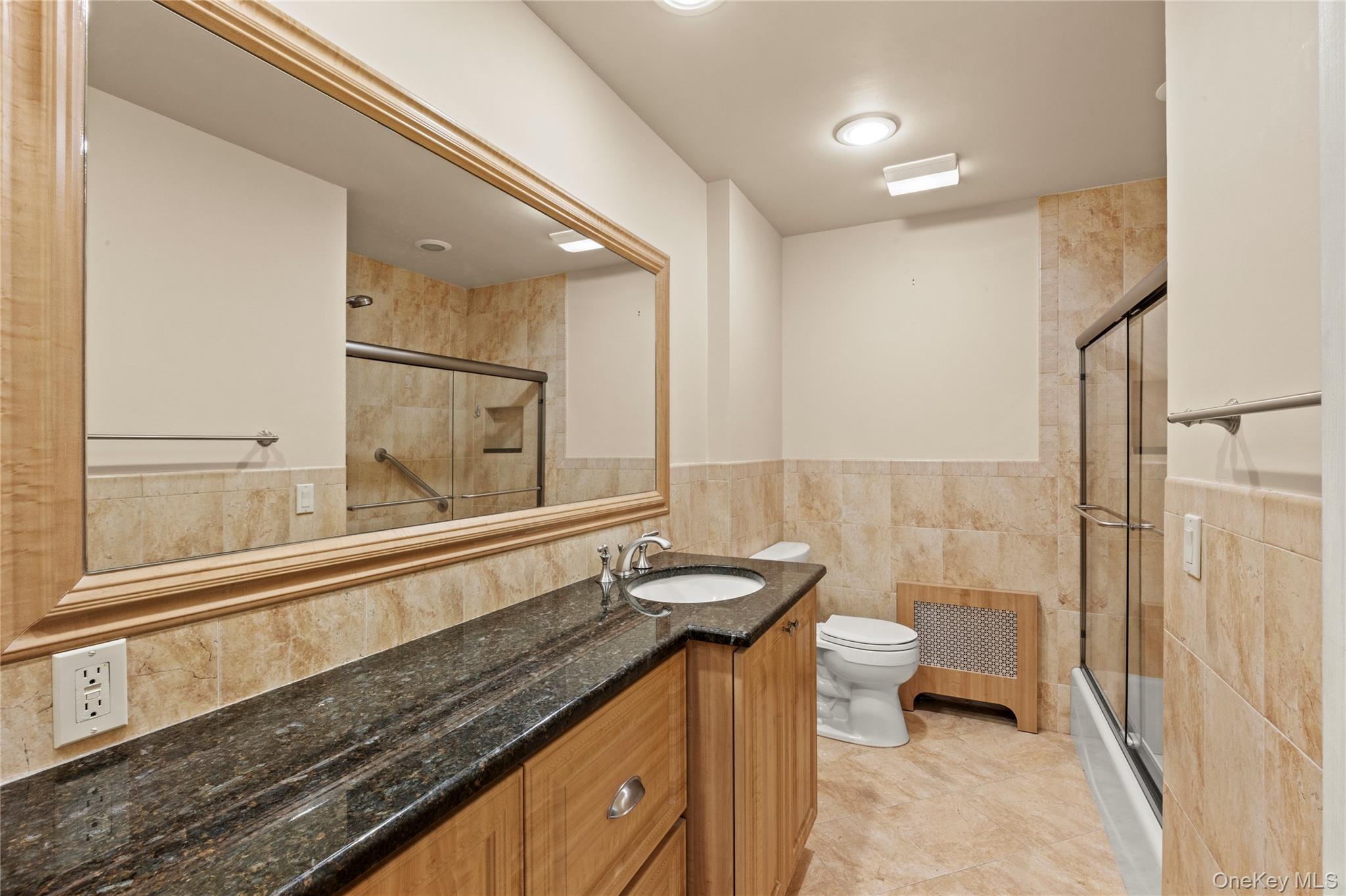 #11 photo, 2474 Margaret Street, नासाउ काउंटी Bellmore , NY 11710