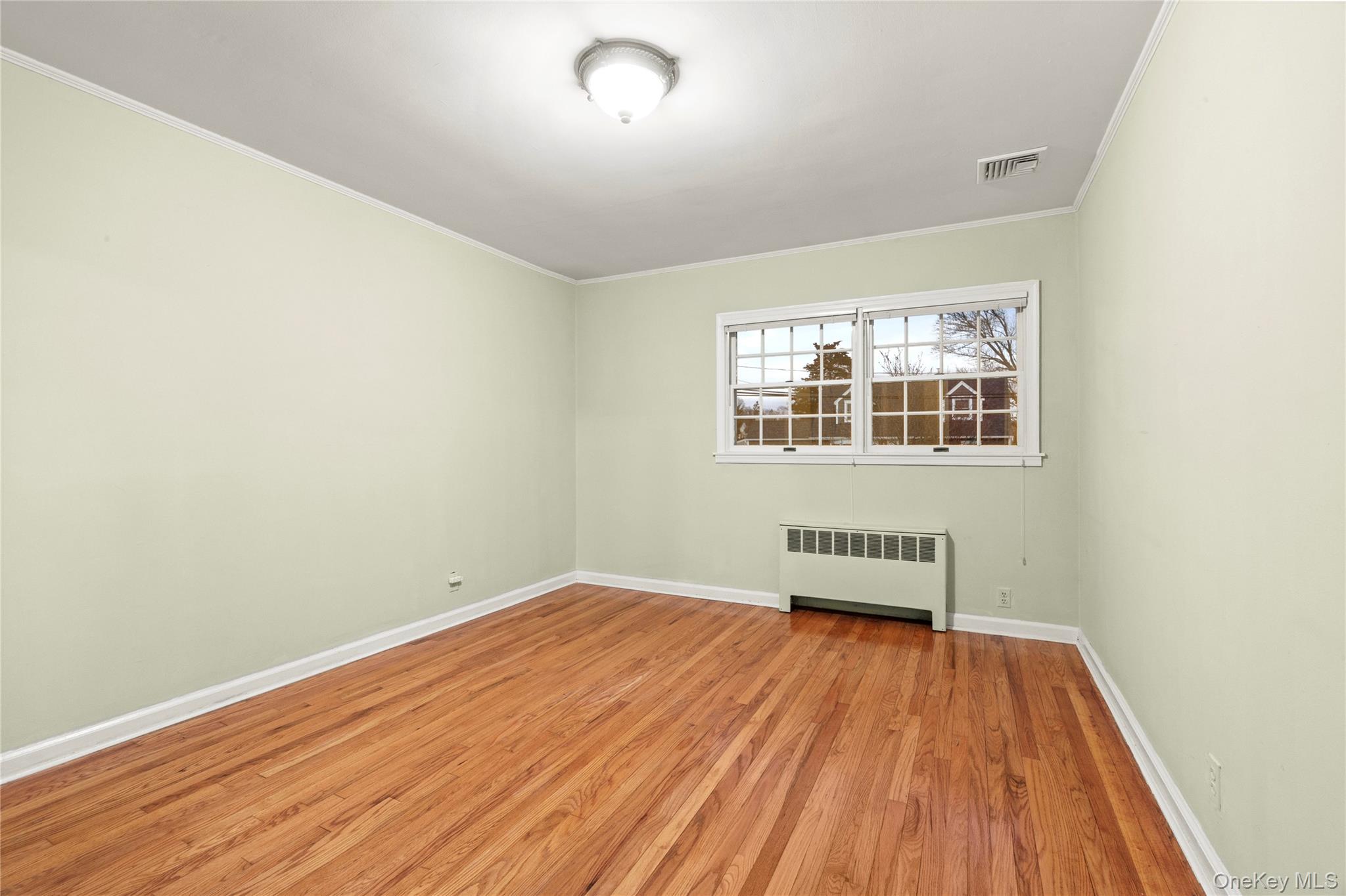 #13 photo, 2474 Margaret Street, नासाउ काउंटी Bellmore , NY 11710