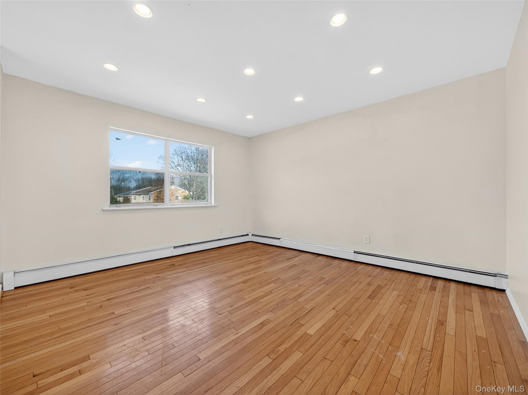 #6 photo, 14 Michele Court, Spring Valley , NY 10977