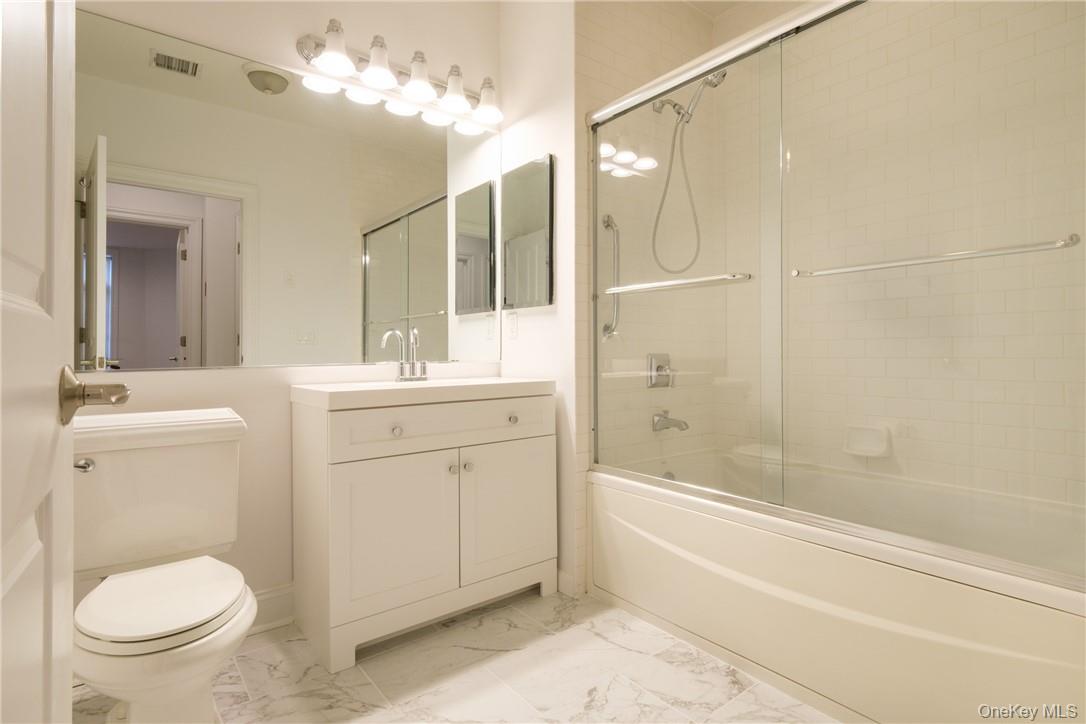 #15 photo, 55 First Street, Pelham , NY 10803