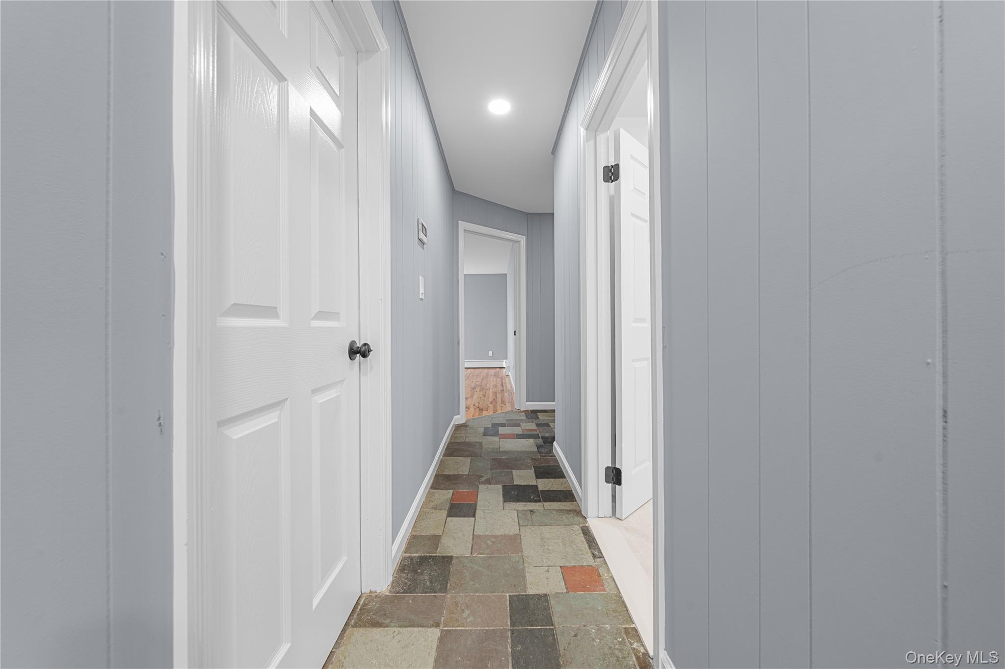 #12 photo, 188 W End Avenue, Shirley , NY 11967