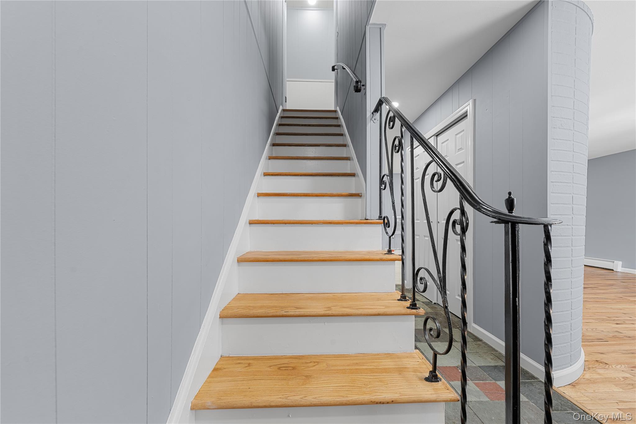 #18 photo, 188 W End Avenue, Shirley , NY 11967