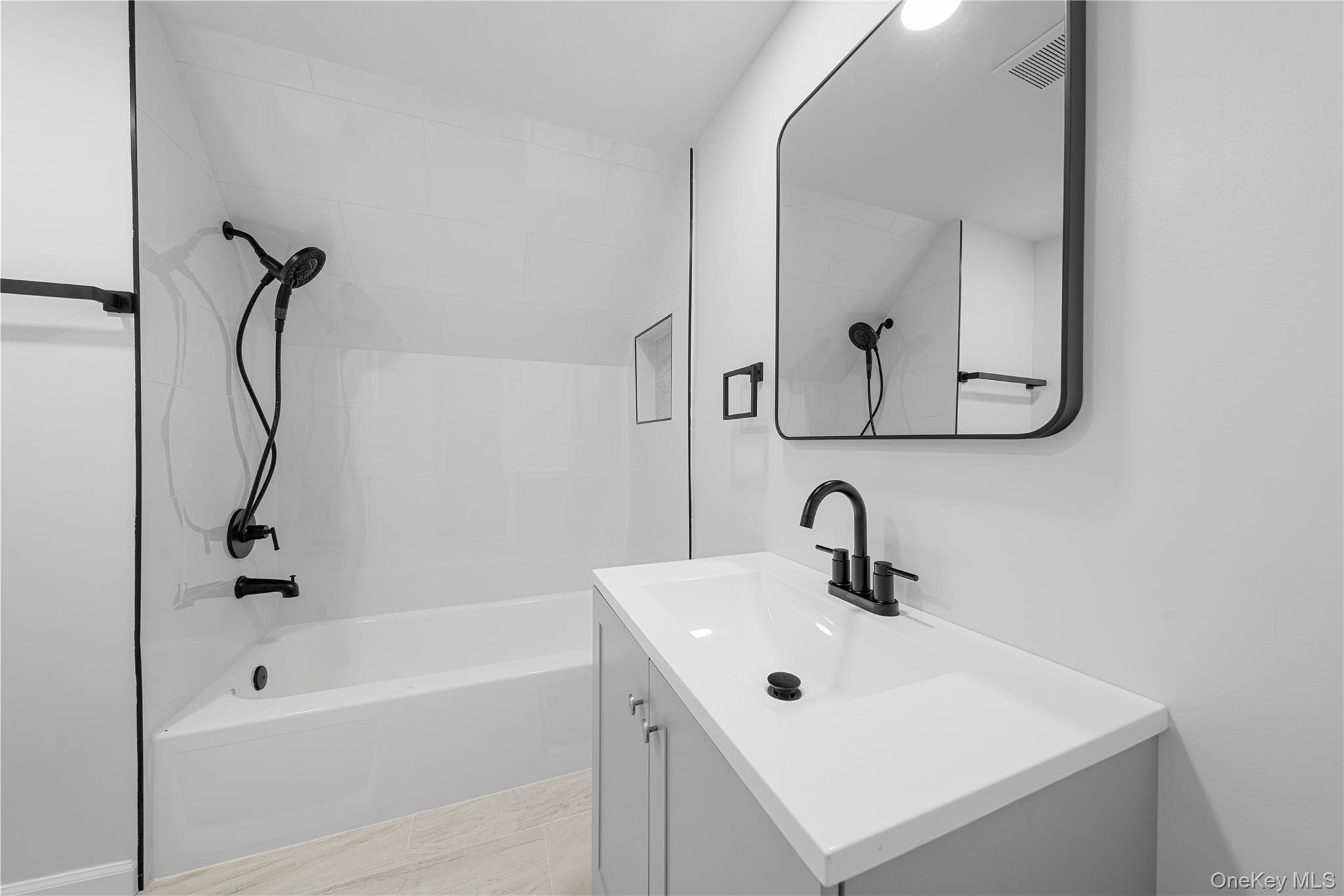 #20 photo, 188 W End Avenue, Shirley , NY 11967