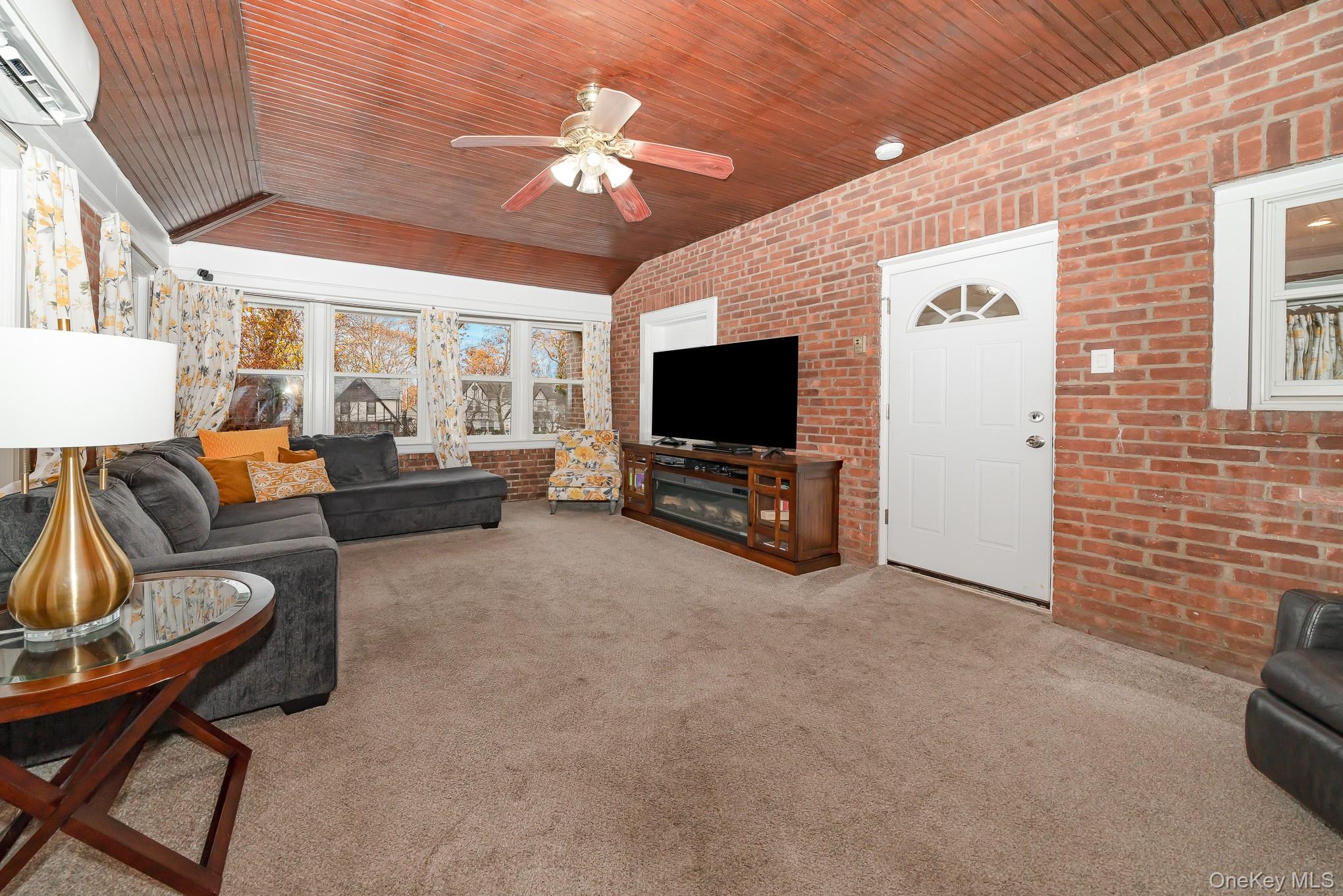 #19 photo, 181-23 Henley Road, Jamaica Estates , NY 11432