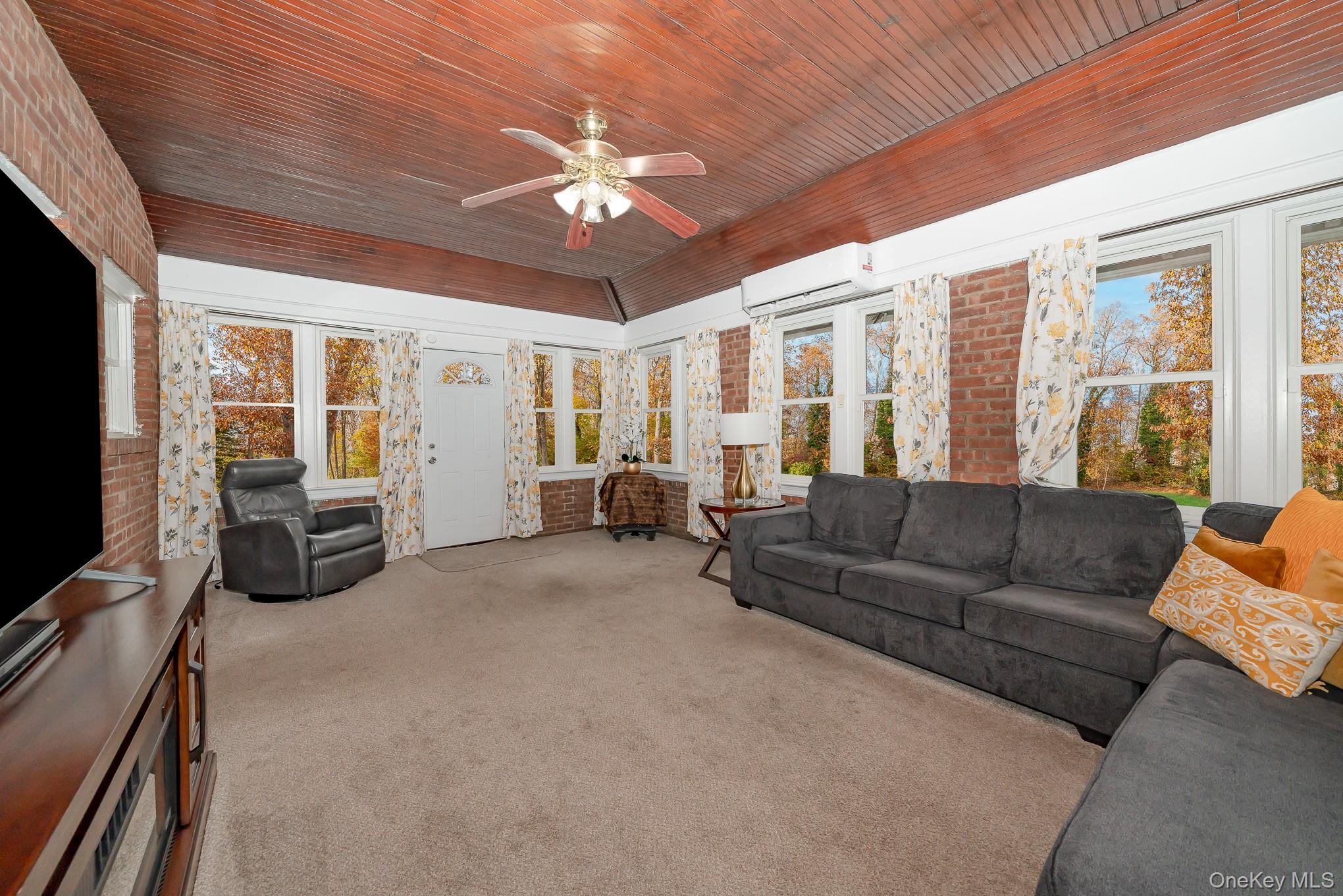 #20 photo, 181-23 Henley Road, Jamaica Estates , NY 11432