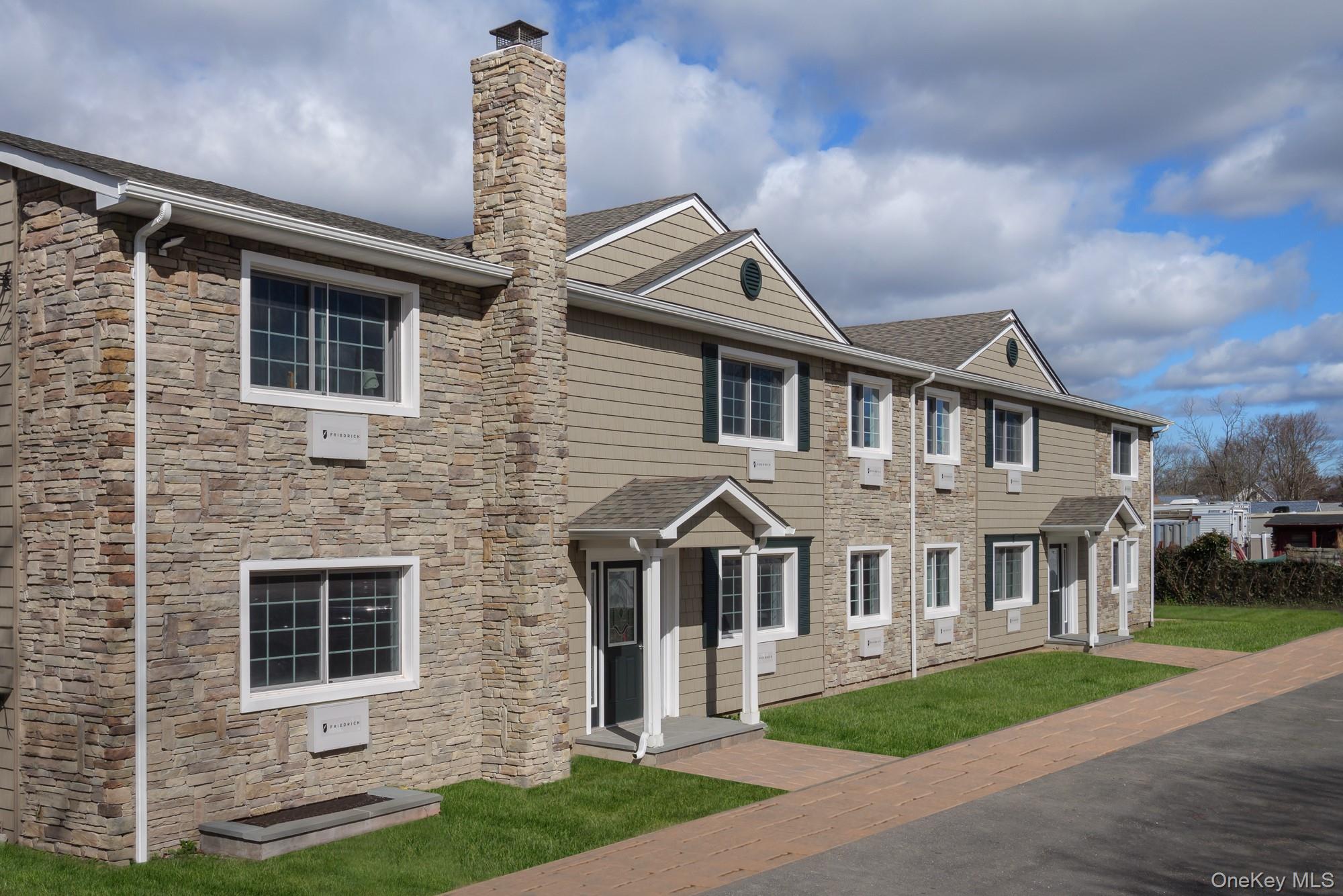 #1 photo, 105 Overton Avenue, Sayville , NY 11782