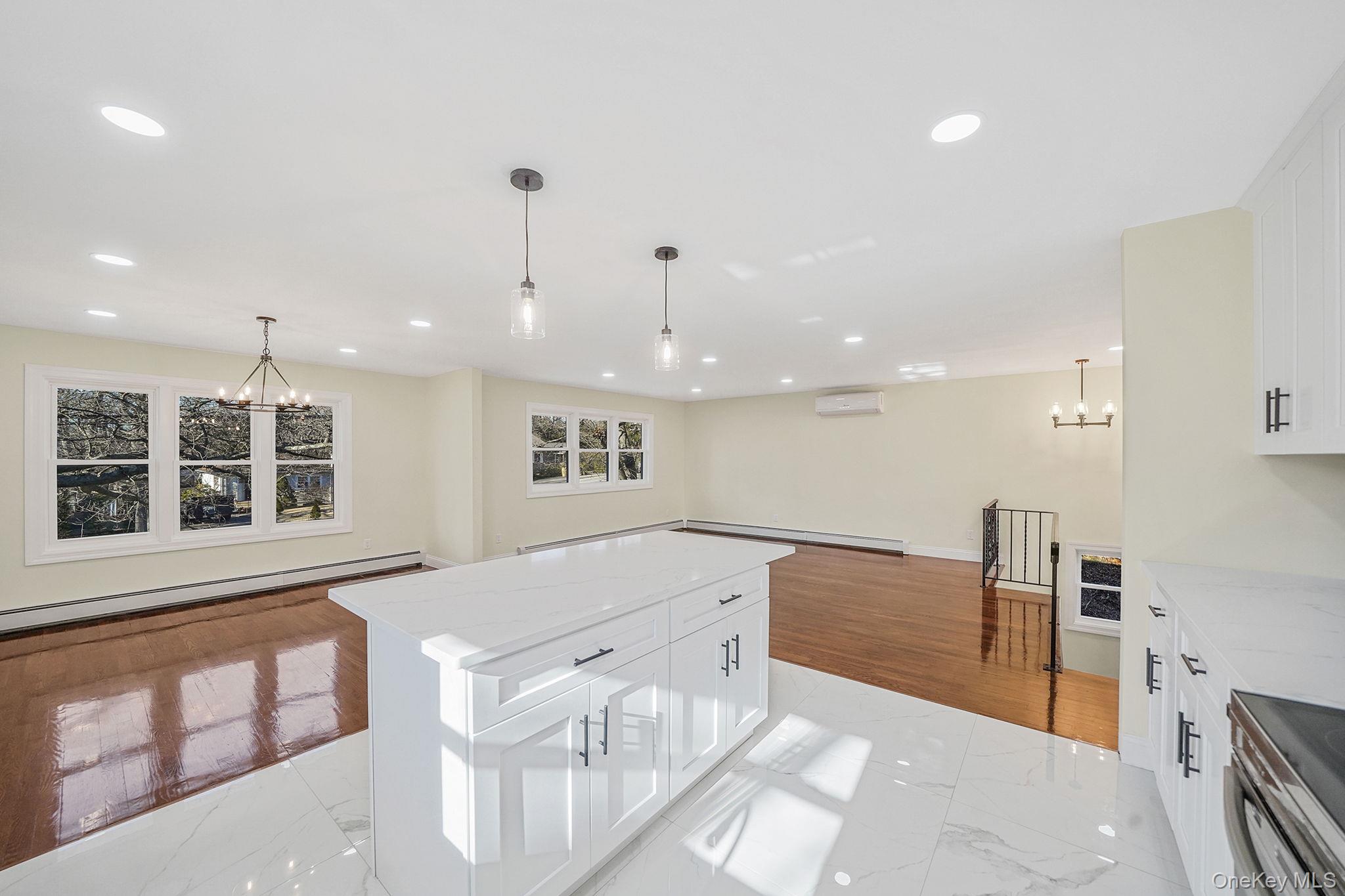 #10 photo, 95 Berkshire Drive, सफ़ोक काउंटी Farmingville , NY 11738