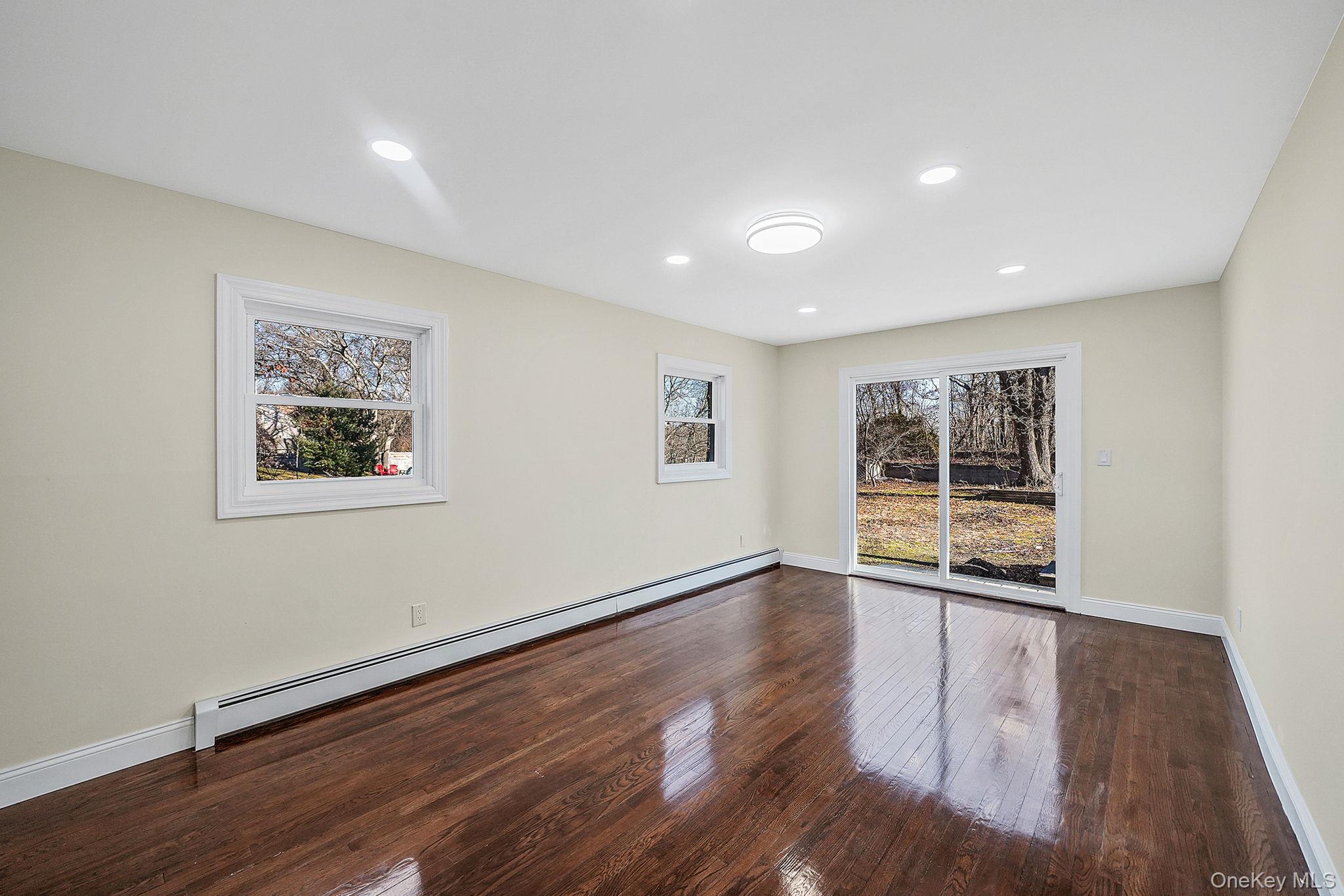 #12 photo, 95 Berkshire Drive, सफ़ोक काउंटी Farmingville , NY 11738