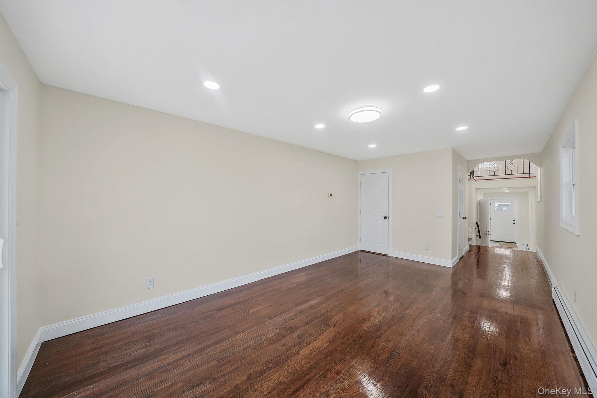 #13 photo, 95 Berkshire Drive, सफ़ोक काउंटी Farmingville , NY 11738