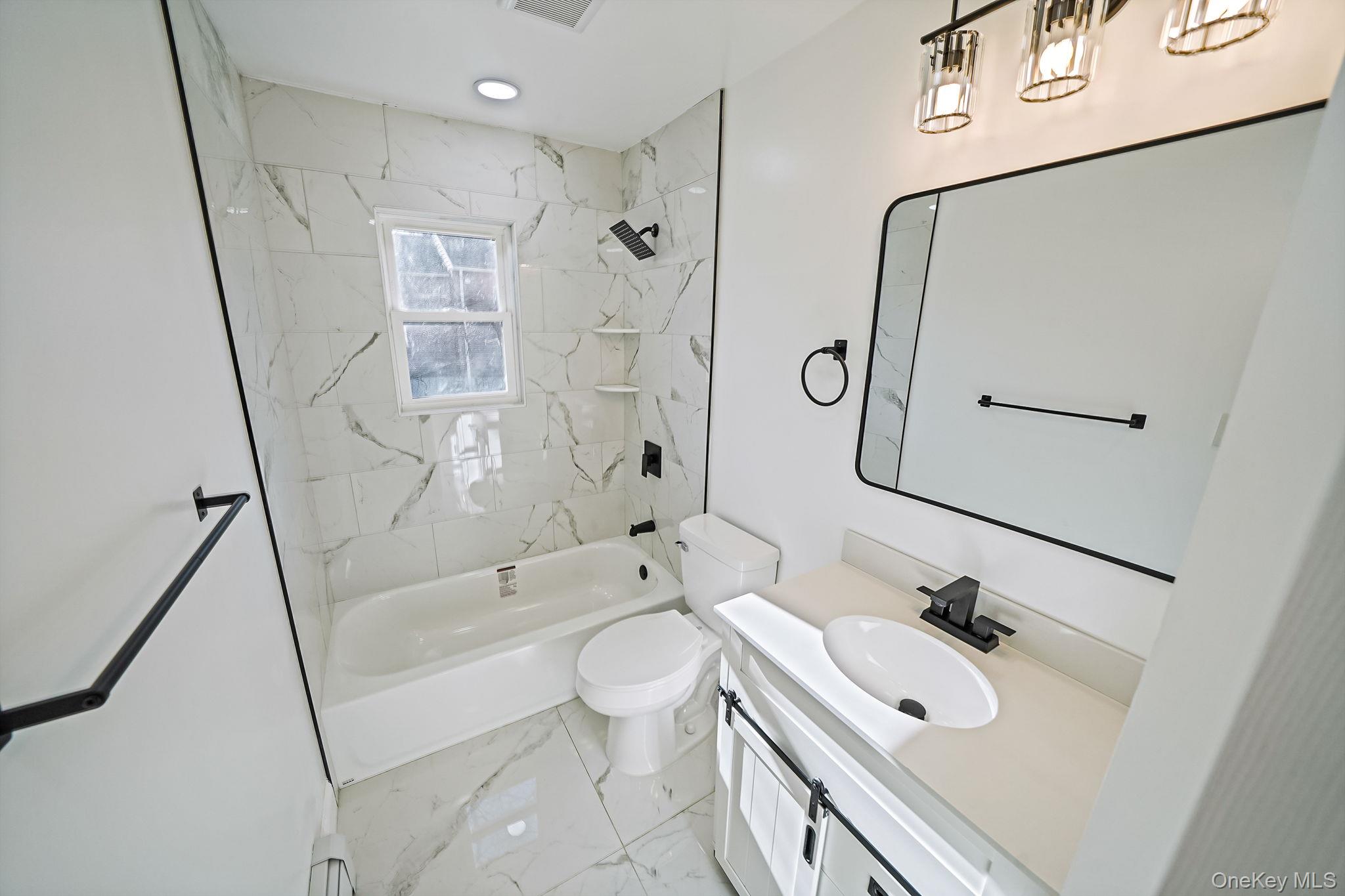 #14 photo, 95 Berkshire Drive, सफ़ोक काउंटी Farmingville , NY 11738