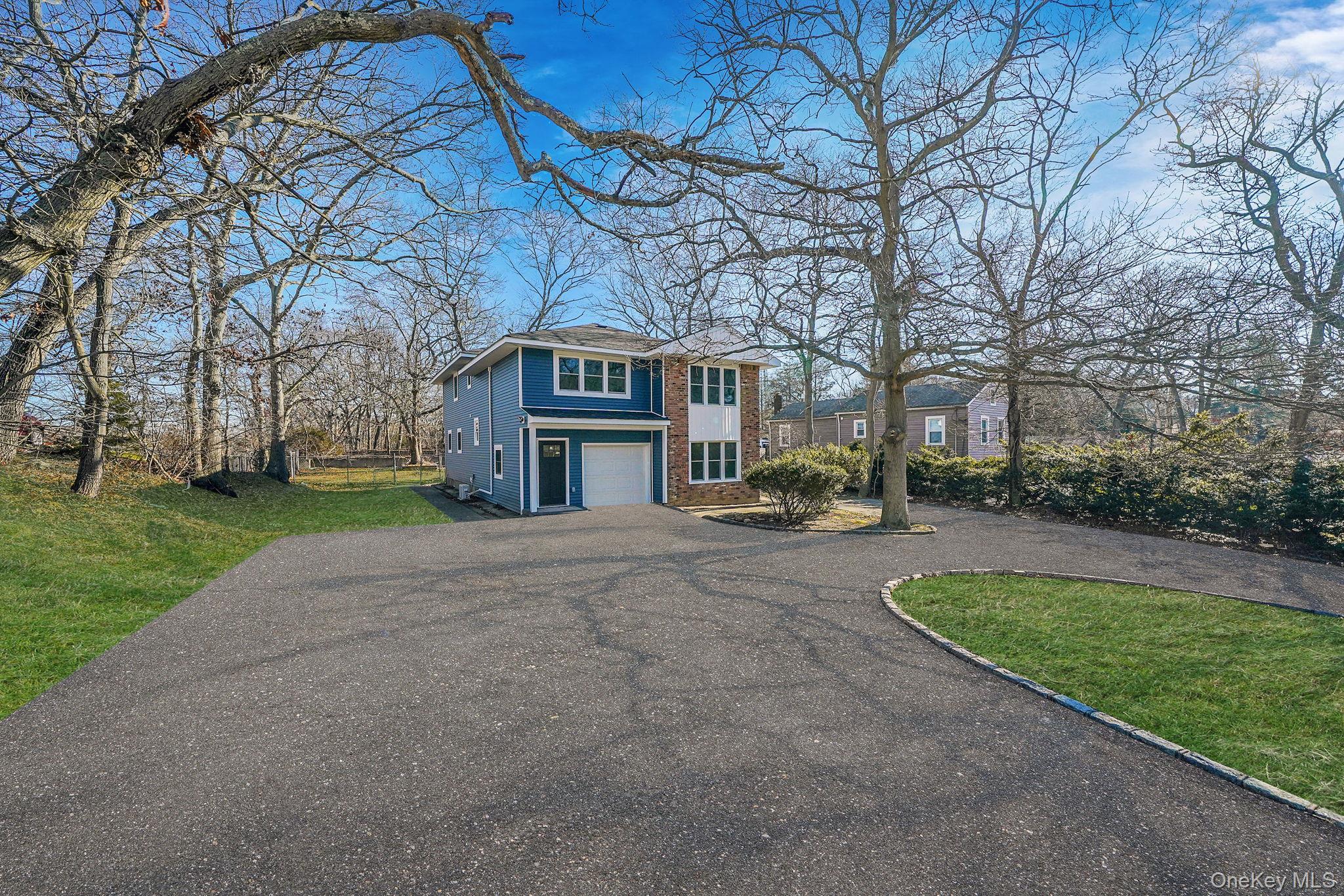 #2 photo, 95 Berkshire Drive, सफ़ोक काउंटी Farmingville , NY 11738