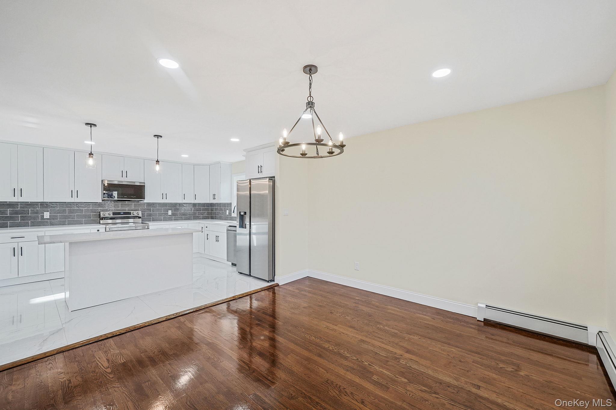 #4 photo, 95 Berkshire Drive, सफ़ोक काउंटी Farmingville , NY 11738