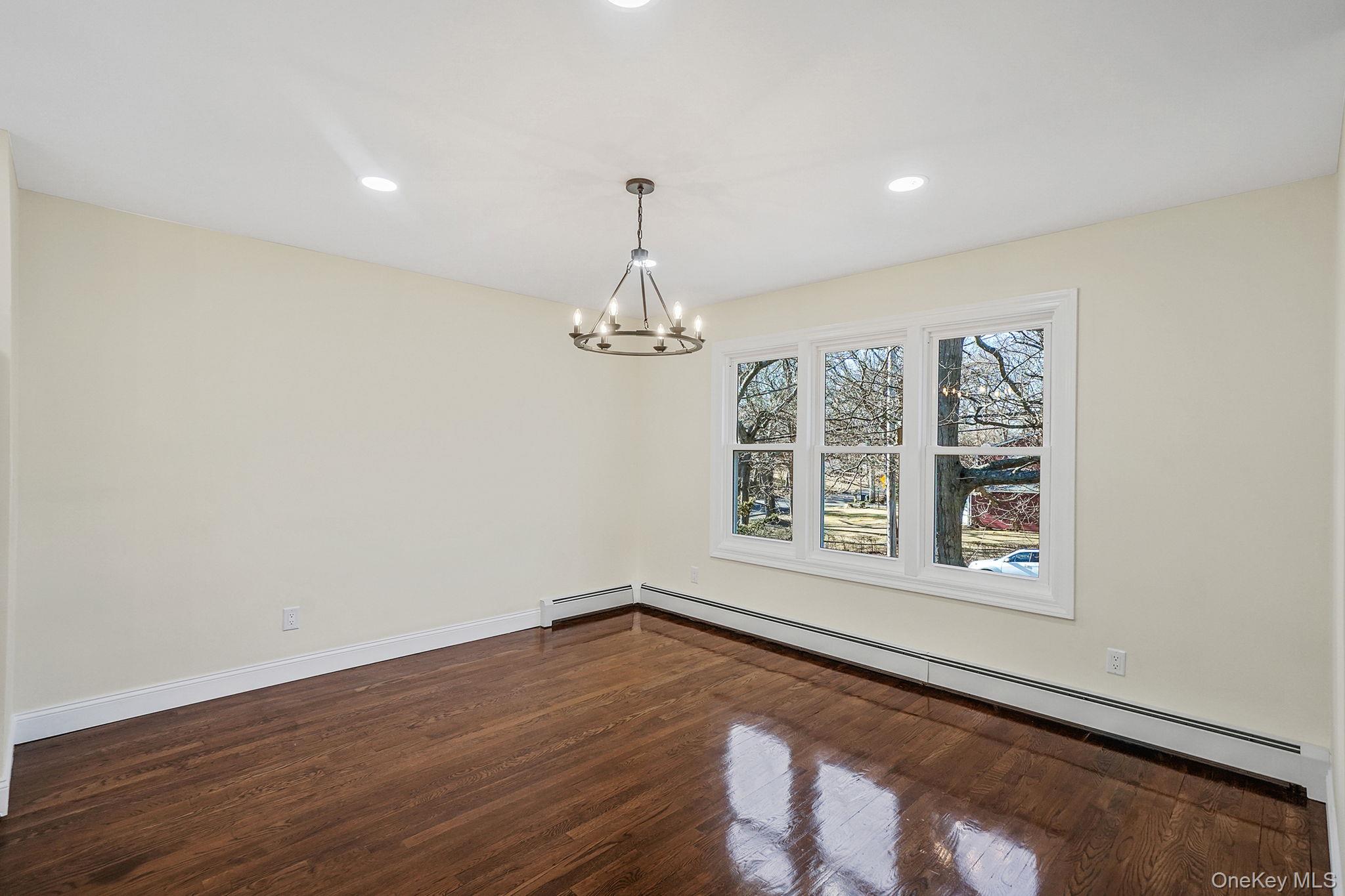 #8 photo, 95 Berkshire Drive, सफ़ोक काउंटी Farmingville , NY 11738