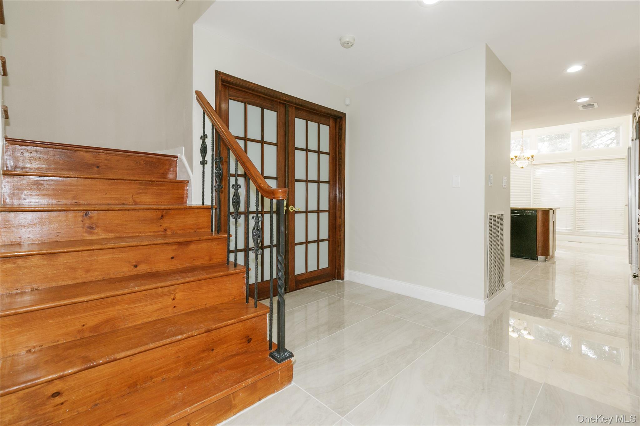 #10 photo, 1 Tiffany Circle, Нассау ‖ Manhasset , NY 11030