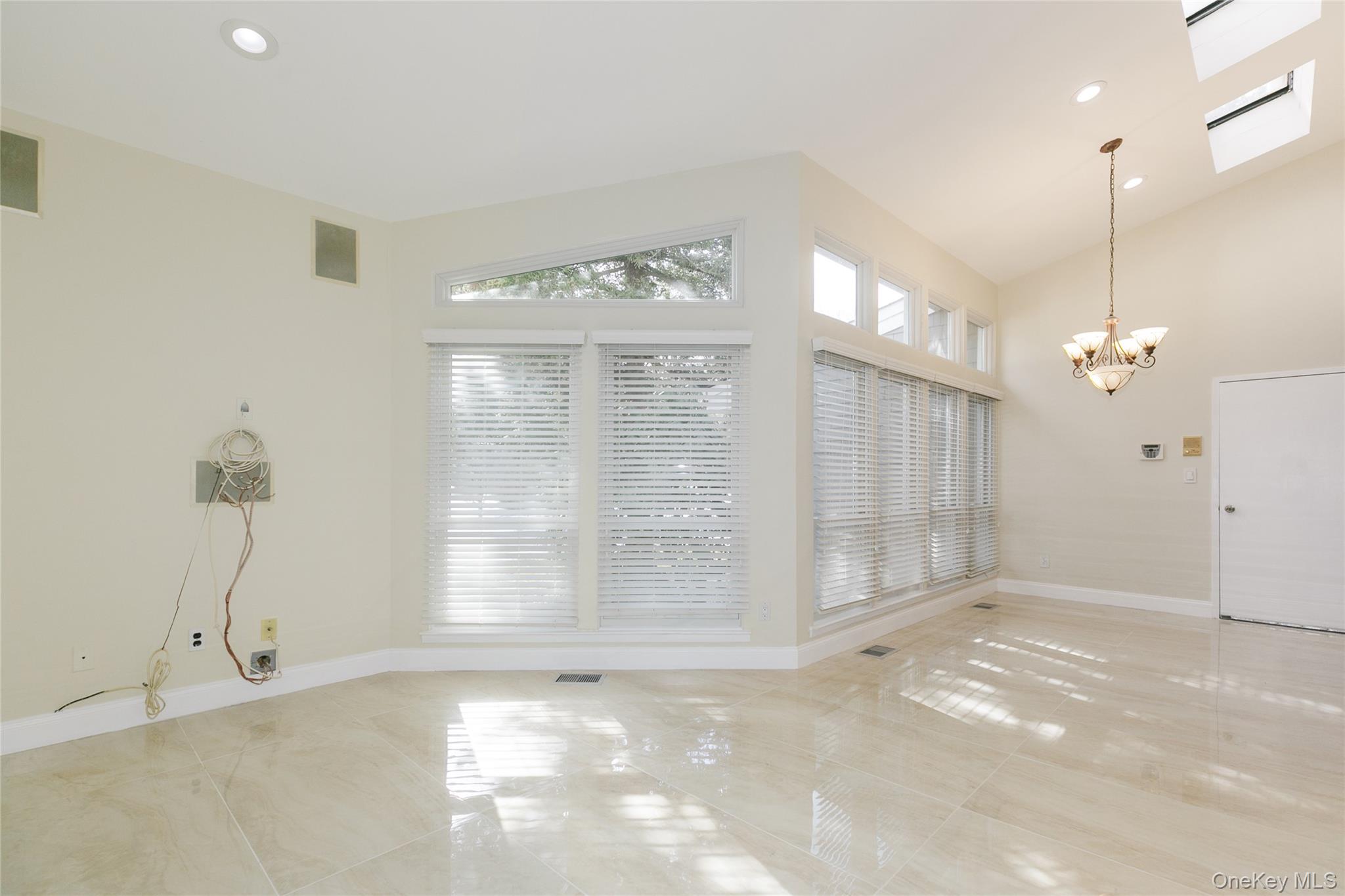 #17 photo, 1 Tiffany Circle, Нассау ‖ Manhasset , NY 11030