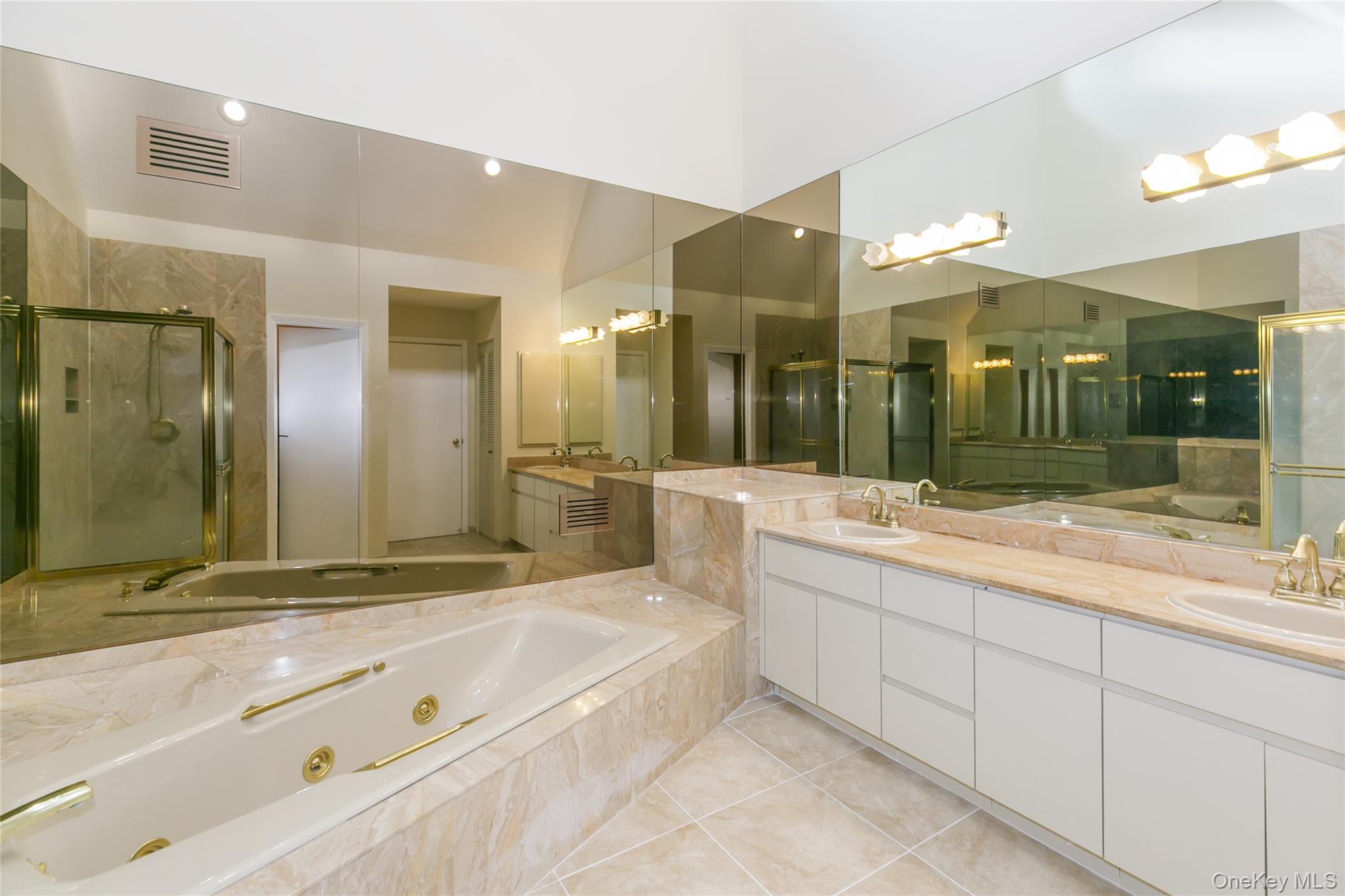 #18 photo, 1 Tiffany Circle, Нассау ‖ Manhasset , NY 11030