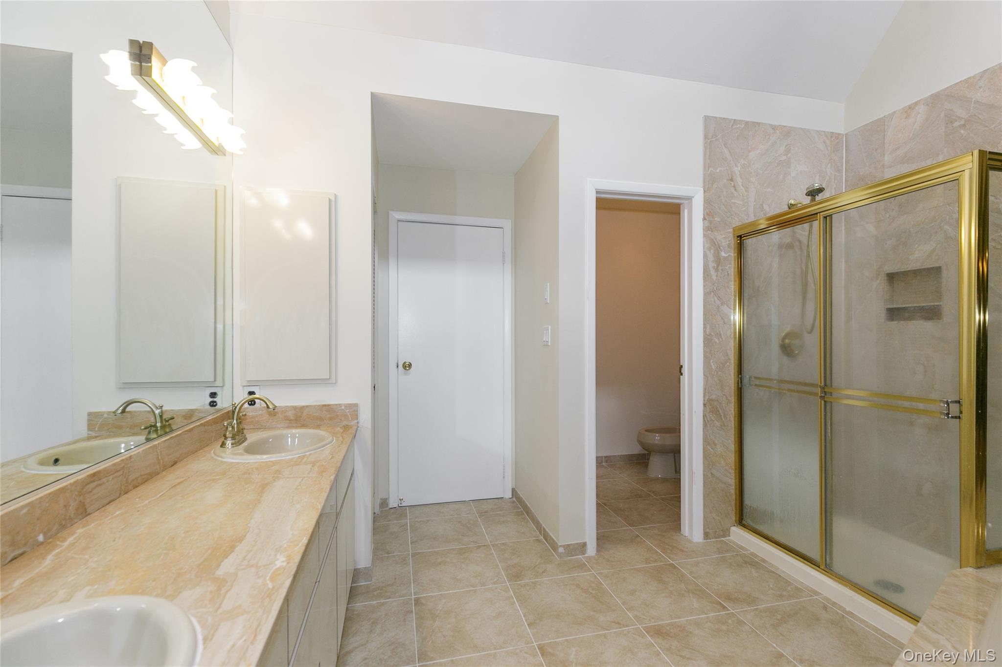 #19 photo, 1 Tiffany Circle, Нассау ‖ Manhasset , NY 11030