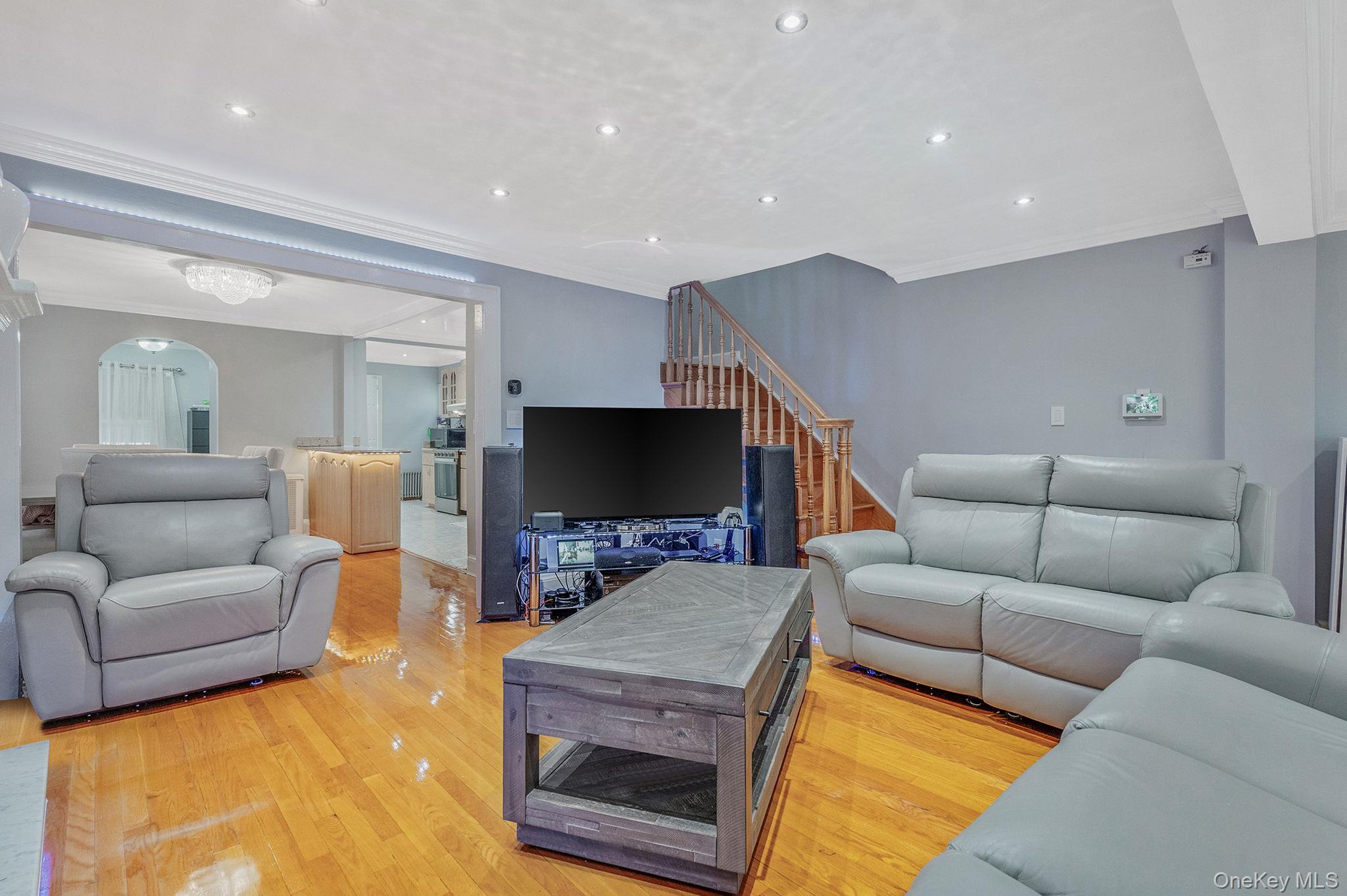 #17 photo, 10934 124th Street, Куинс ‖ South Ozone Park , NY 11420