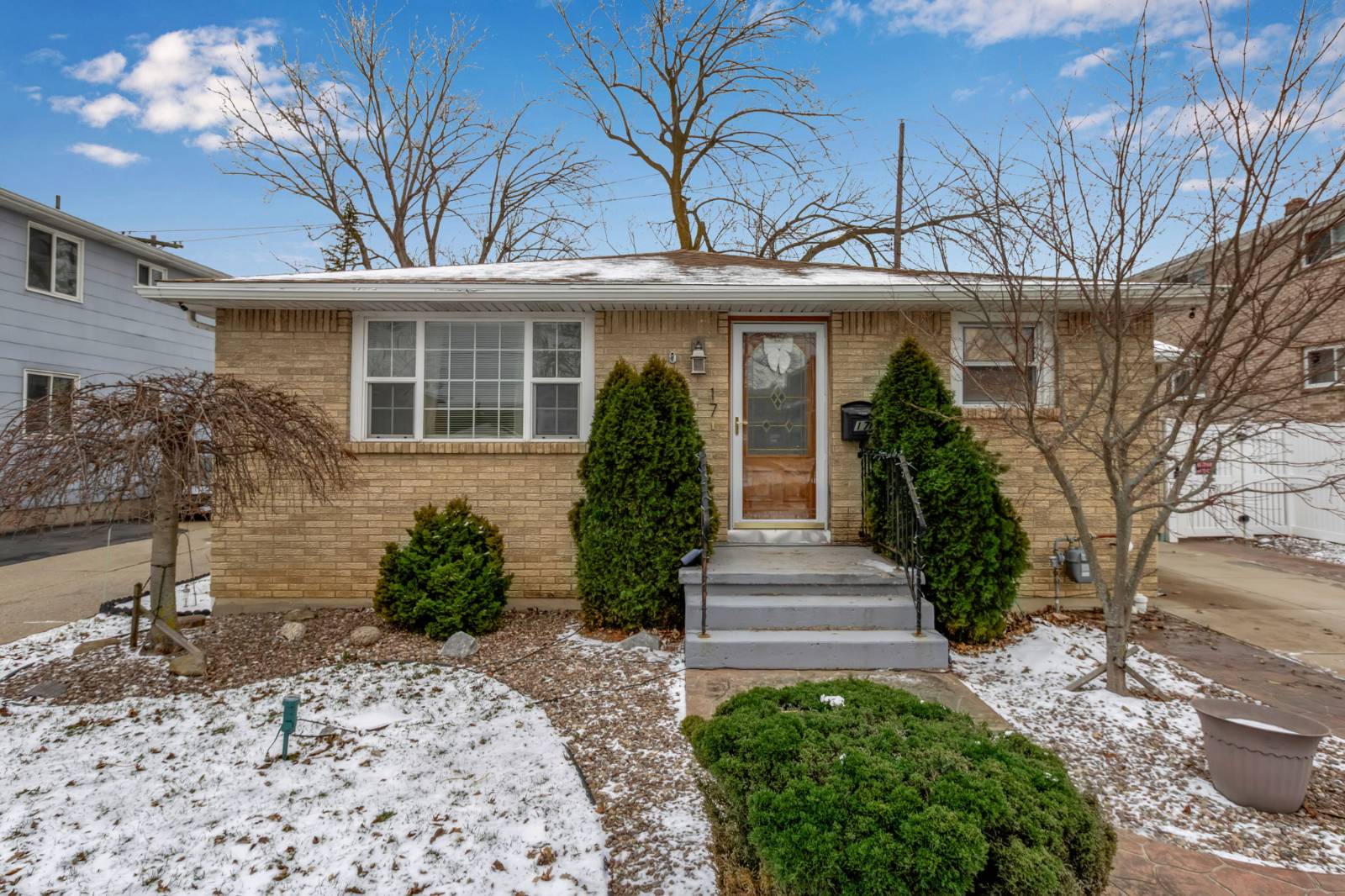 #1 photo, 17 Fath Dr, Cheektowaga , NY 14225