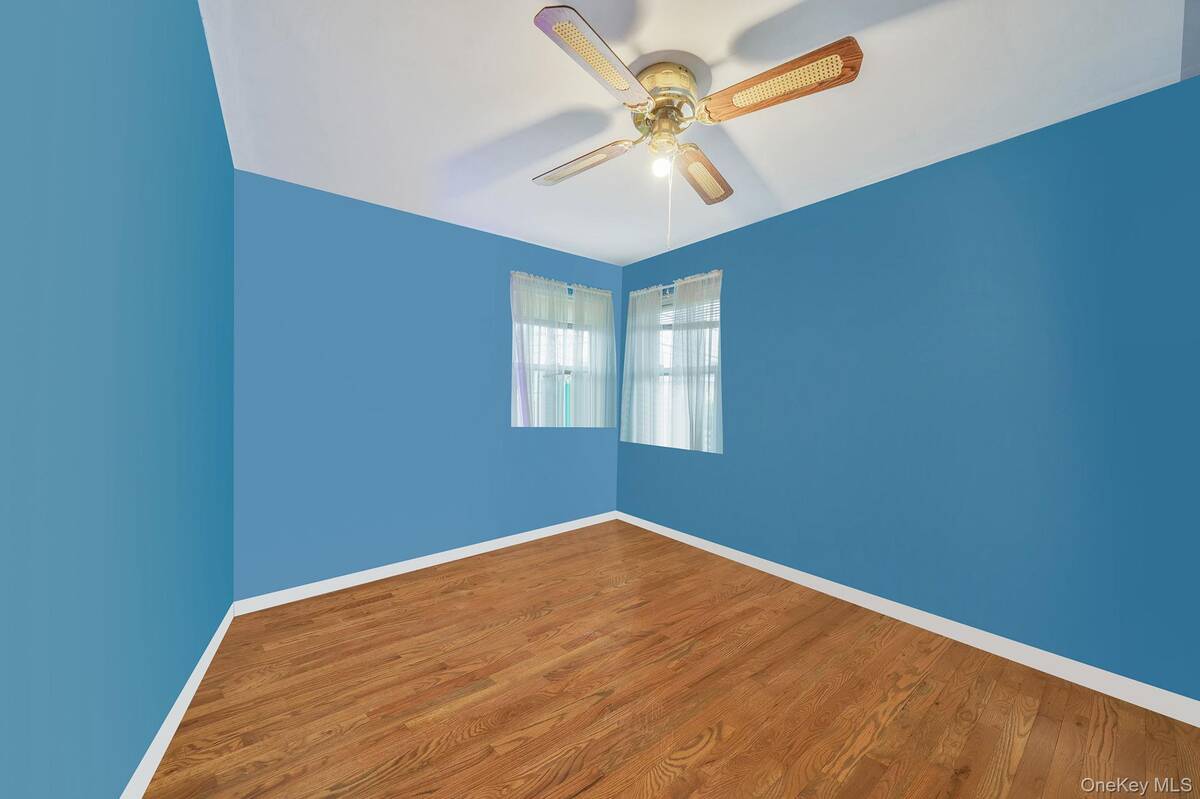 #9 photo, 15951 160th Avenue, Howard Beach , NY 11414