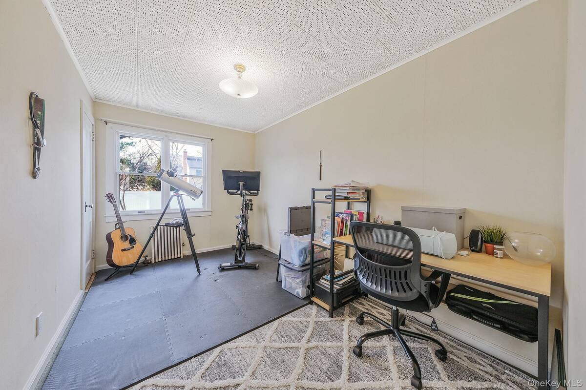 #22 photo, 114 Monroe Avenue, מחוז סאפוק Patchogue , NY 11772