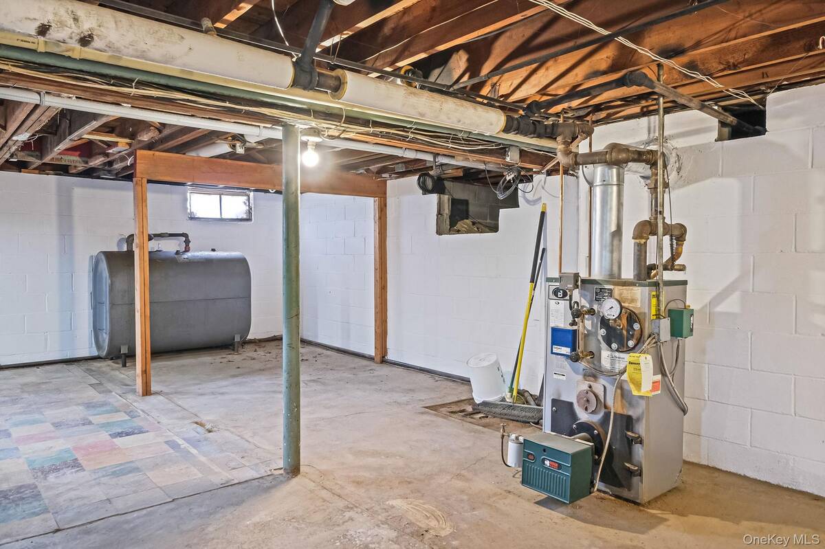 #30 photo, 114 Monroe Avenue, מחוז סאפוק Patchogue , NY 11772