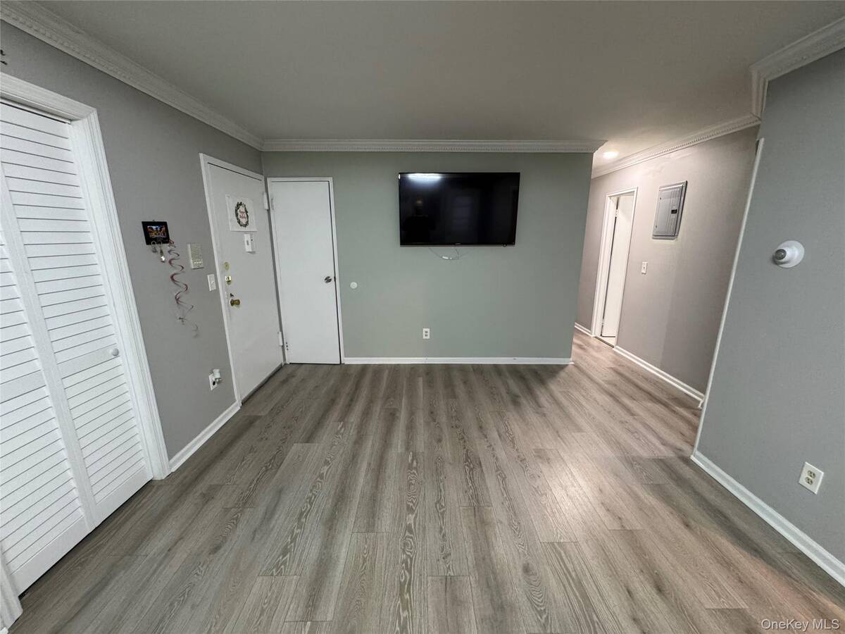 #21 photo, 100 Hawthorne Avenue, 롱 아일랜드 Central Islip , NY 11722