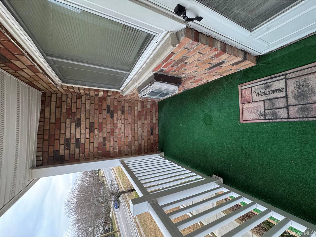 #22 photo, 100 Hawthorne Avenue, 롱 아일랜드 Central Islip , NY 11722