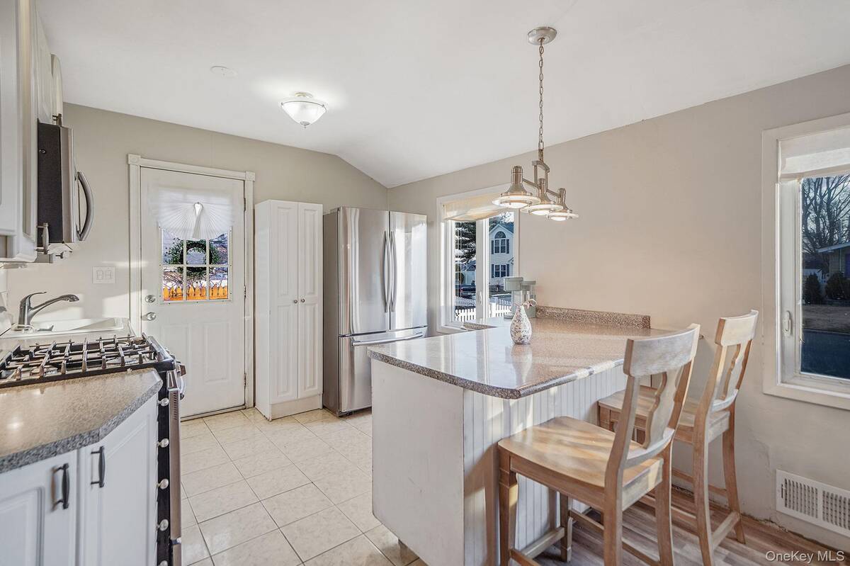 #11 photo, 13 Hewes Street, Саффолк ‖ Brentwood , NY 11717