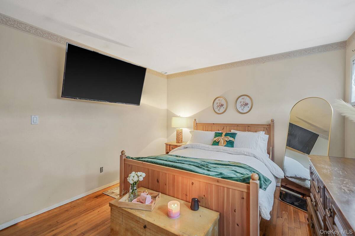 #15 photo, 13 Hewes Street, Саффолк ‖ Brentwood , NY 11717