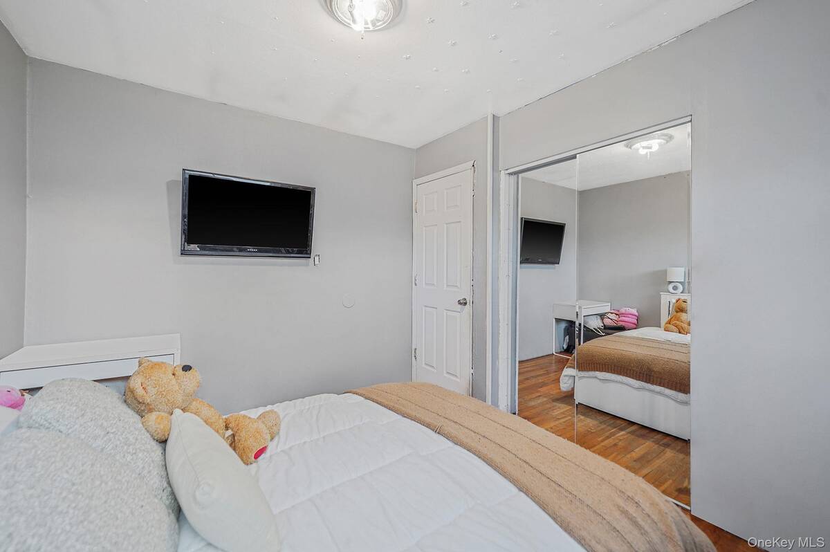 #20 photo, 13 Hewes Street, Саффолк ‖ Brentwood , NY 11717