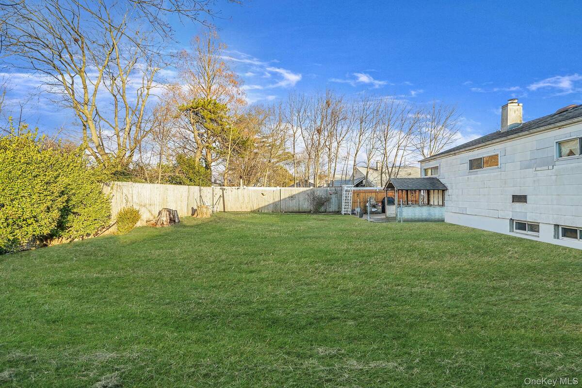 #6 photo, 13 Hewes Street, Саффолк ‖ Brentwood , NY 11717