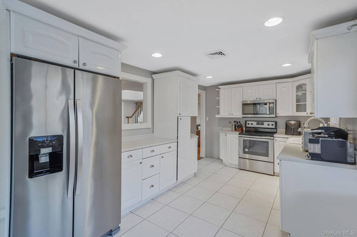 #10 photo, 39 13th Avenue, מחוז סאפוק Ronkonkoma , NY 11779