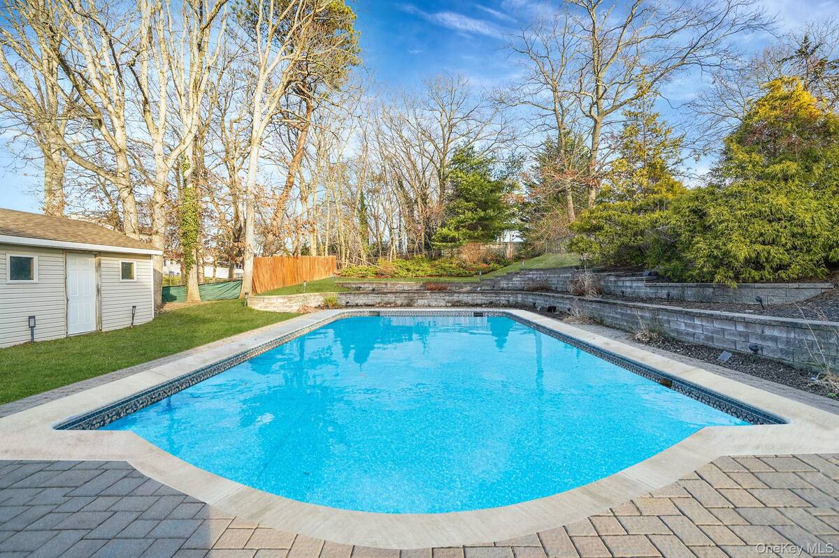 #23 photo, 39 13th Avenue, מחוז סאפוק Ronkonkoma , NY 11779