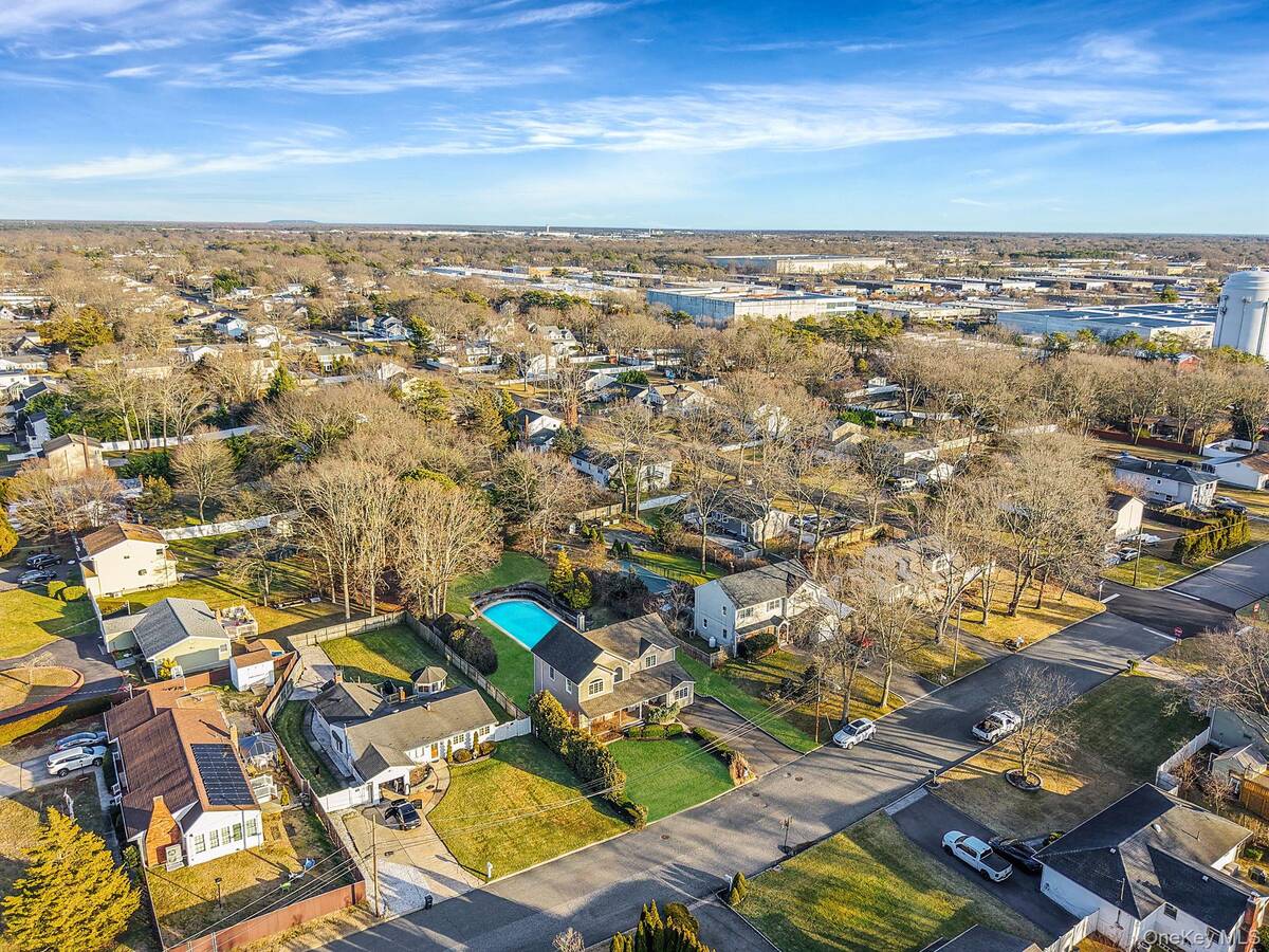 #24 photo, 39 13th Avenue, מחוז סאפוק Ronkonkoma , NY 11779