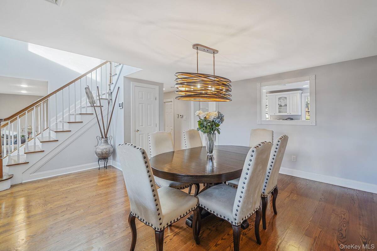 #9 photo, 39 13th Avenue, מחוז סאפוק Ronkonkoma , NY 11779