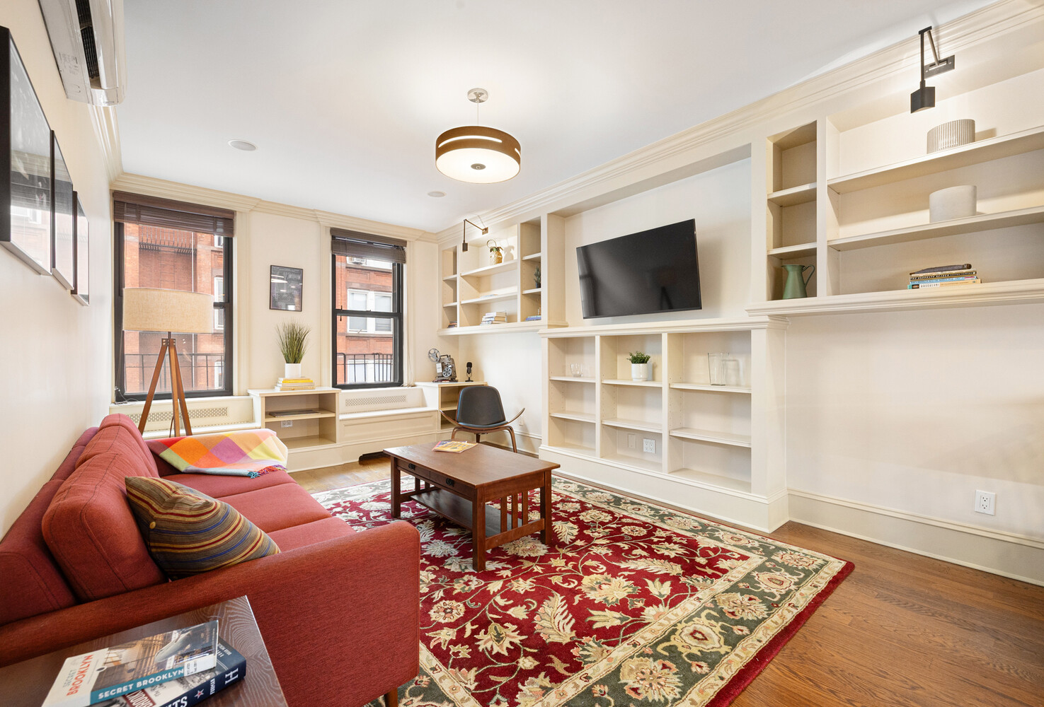 #1 photo, 69 PINEAPPLE Street, Бруклин ‖ Brooklyn Heights , NY 11201